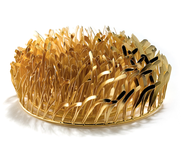 Innate Beauty 2022-1, Gold-plated steel brooch by Kye-Yeon Son