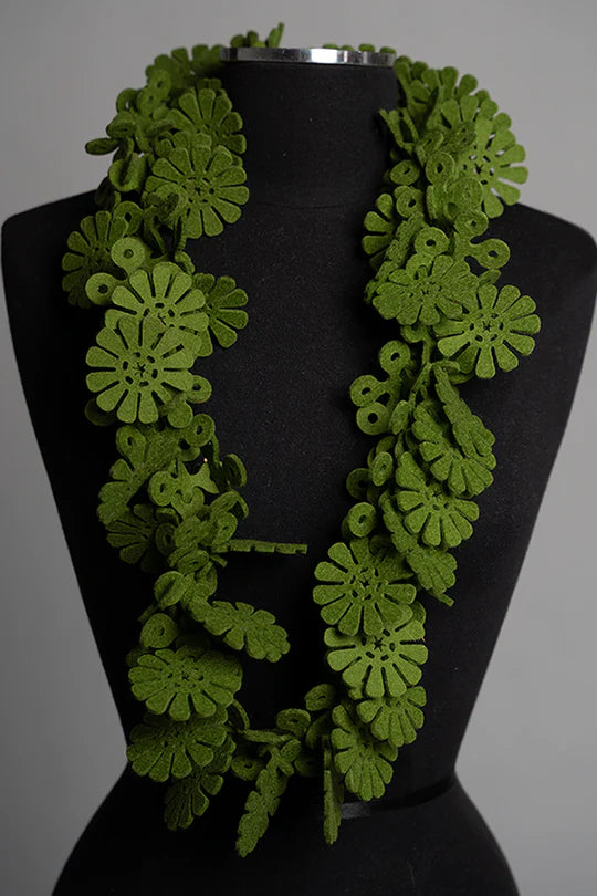 Long green felt neckpiece by Kolye TJN