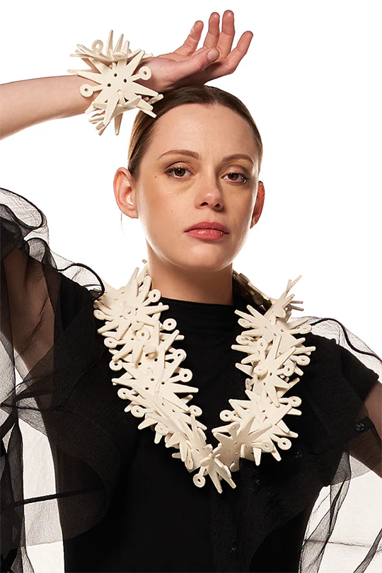 Long white felt neckpiece by Kolye TJN